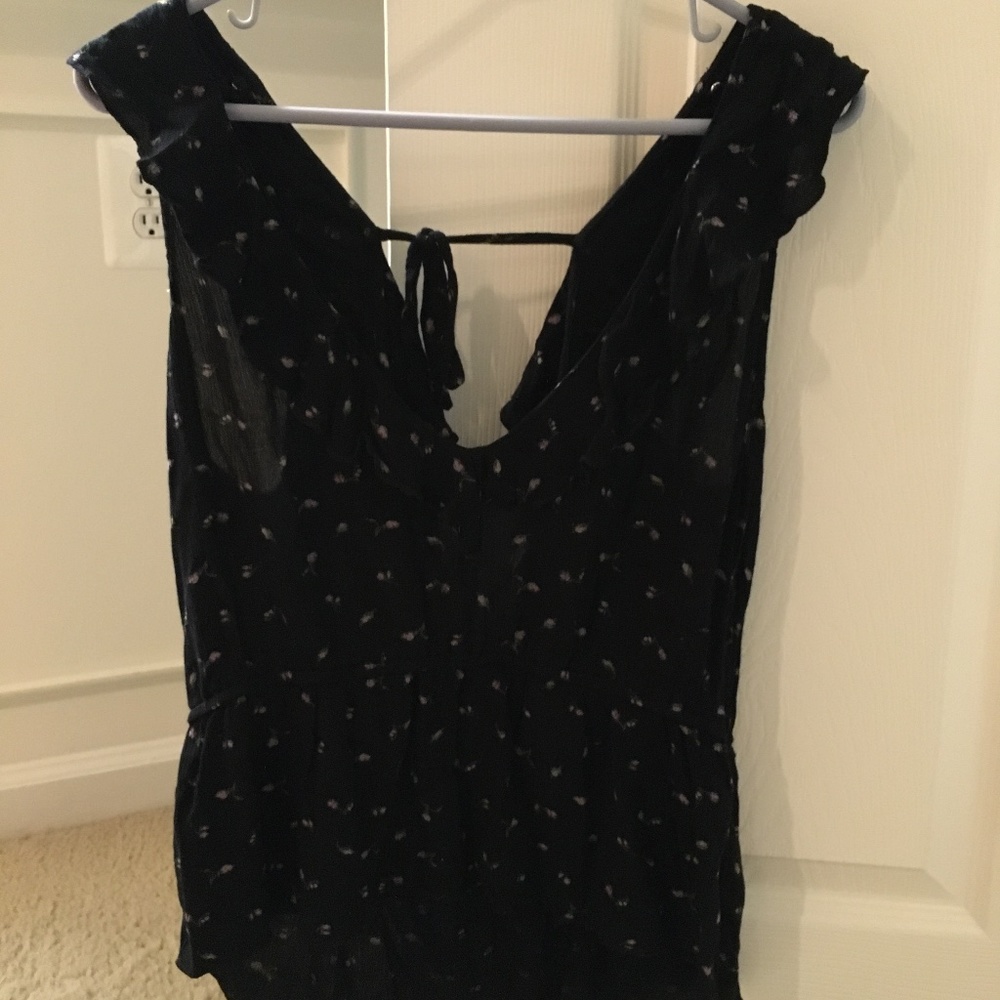 American Eagle black floral top